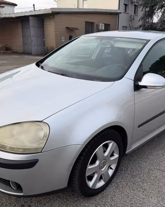 VOLKSWAGEN Golf 1.4 16V 5p. senza nessun lavoro