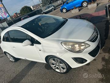 Opel corsa D 2011 MOTORE CON 30.000 km