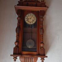 Orologio vintage con pendolo