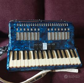 Fisarmonica "LA MELODIOSA " 80 bassi