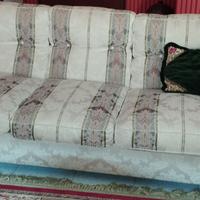 Salotto : divano letto 3posti +2 poltrone