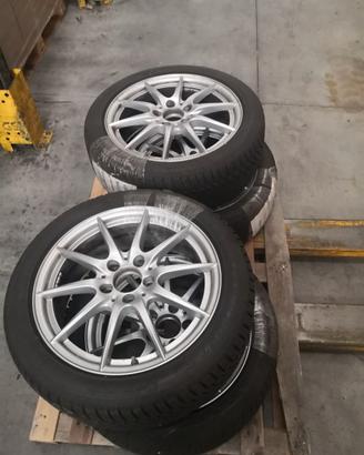 Gomme invernali con cerchi 17"