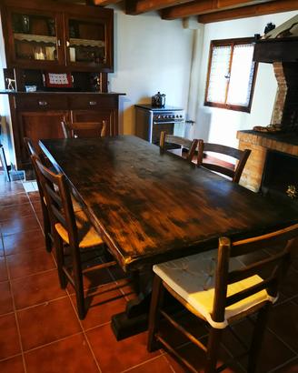 Tavolo antico rettangolare, 6 sedie e credenza 