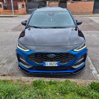 Ford Focus st line x 