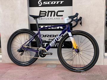 Gravel Bmc Kaius 01 Three Carbonio Axs 12v