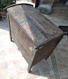 Antica arca  nuziale abruzzese