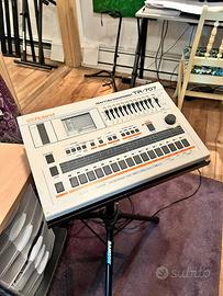 Roland TR-707