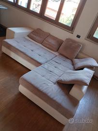Divano angolare con seduta lunga e corta 