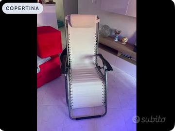 Due sdraio uguali
