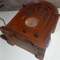 Imitazione di radio vecchia.