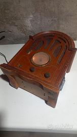 Imitazione di radio vecchia.