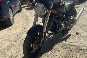 DUCATI monster 900
