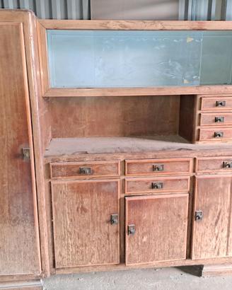 Vecchia credenza