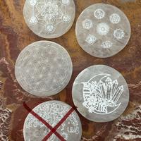 Piattino in selenite al pz