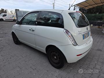 lancia ypsilon 1.2 benzina/gpl valido fino al 2030