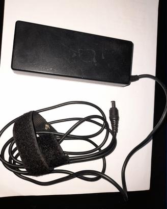 AC ADAPTOR TOSHIBA PA2301U-1ACA AC 100-220V/DC 15V