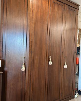 Armadio in legno massello - Stile classico 