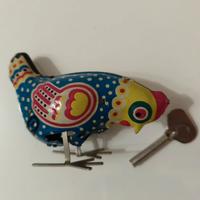 Gallina giocattolo vintage in metallo