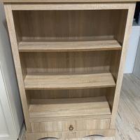 Libreria con cassetto in legno naturale