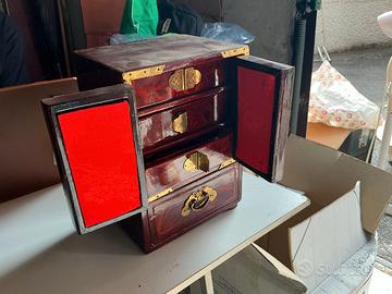 Portagioie Carillon orientale laccato vintage