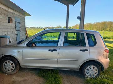 Mazda 2 serie 1 in buone condizioni.
