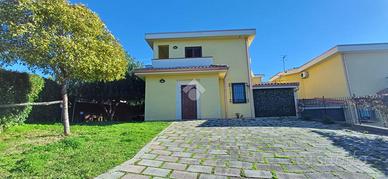 VILLA SINGOLA A DIAMANTE