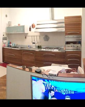 cucina Schiffini come nuova con fornelli e forno