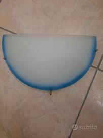 Applique bianca e azzurra