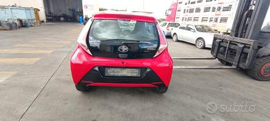 Portellone paraurti stop Toyota Aygo 2014