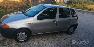 fiat punto incidentata 