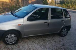 fiat punto incidentata 