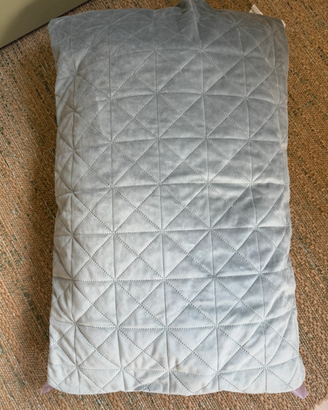 Due cuscini nuovi grigi 60x90