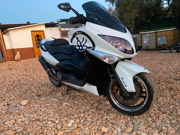 Yamaha t max 
