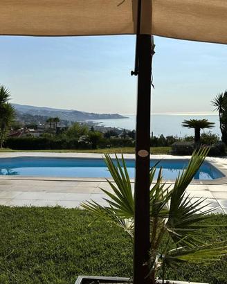 Villa di 900 m² con più di 5 locali e box auto dop