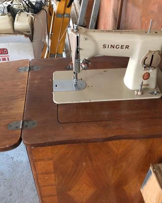 Macchina da cucire Singer 1960