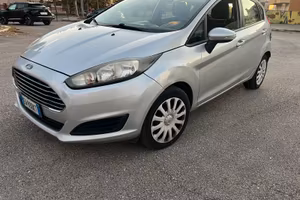 Ford fiesta 1.4 benzina GPL