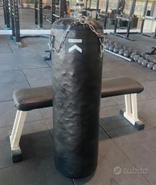 Sacco da boxe con gancio
