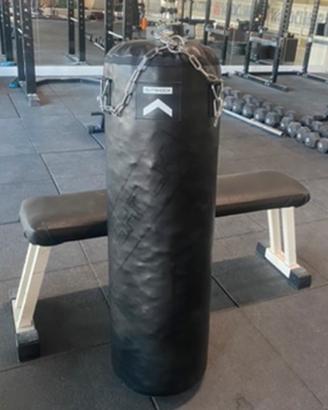 Sacco da boxe con gancio