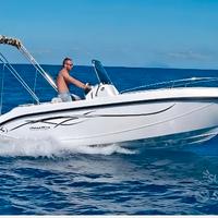 Trimarchi 57 con motore Suzuki DF40 ARI NUOVA