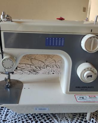 Macchina da cucire Necchi Millepunti Mod. 541