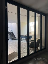 Finestra a parete grande 320 cm x 270 cm