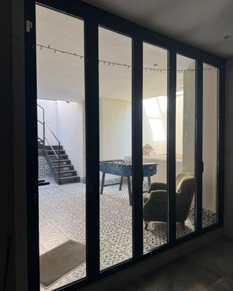 Finestra a parete grande 320 cm x 270 cm