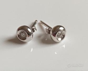 Orecchini oro bianco e diamanti naturali