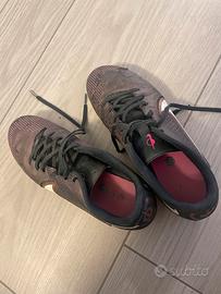 Scarpe da calcio Nike taglia 41 (Uk 7)