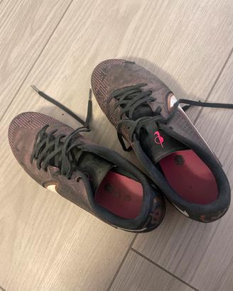 Scarpe da calcio Nike taglia 41 (Uk 7)