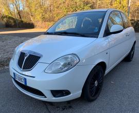 Lancia Ypsilon 1.3 MJT 75 CV Argento