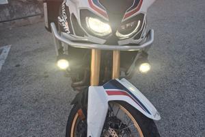 Moto Africa twin 1000 L tricolore super accessoria