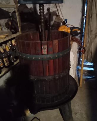 Torchio per vino