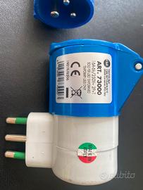 Adattatore industriale spina italiana