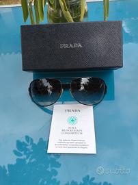 occhiali da sole Prada